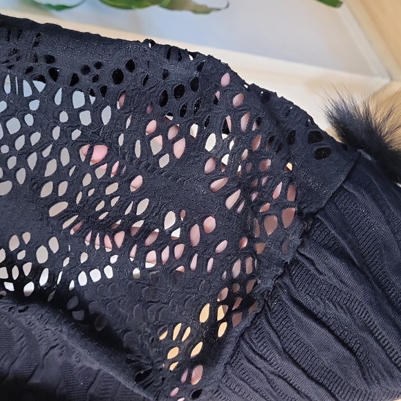Black Perforated Scarf - Picture 4 of 8